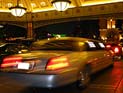 Водитель такси вернул пассажиру забытую сумку с $300.000
