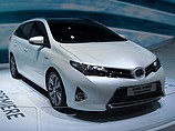 Гибридный универсал Toyota Auris