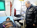 Нетаниягу посетил раненых сирийцев в полевом госпитале на Голанах. 18 февраля 2014 года