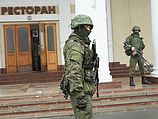 Вооруженные люди в аэропорту Симферополя. 28.02.2014