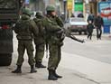 Российские военные разоружают украинскую армию в Крыму
