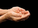 100-летняя саудовская нищенка оставила миллионное наследство