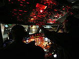 К поискам лайнера Malaysian Airlines присоединяется военный корабль с детектором