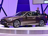 Infiniti Q50 на Женевском автосалоне, 6 марта 2013 г.