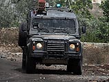 В Самарии разрушены незаконные постройки и поврежден армейский джип