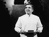 Габриэль Гарсиа Маркес в 1982 году, во время вручения ему Нобелевской премии