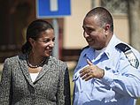 Сьюзан Райс и командующий войсками ПВО генерал Шахар Шохат на базе 