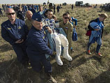 Астронавт JAXA Коити Ваката после возвращения на Землю 14 мая 2014 года