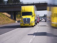 Конвой с гуманитарной помощью из Германии пересек украинскую границу