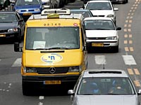 В Петах-Тикве перевернулось маршрутное такси: пострадали 9 человек