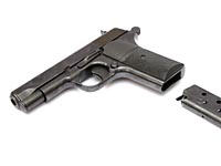 Педагог угрожала старшеклассникам пистолетом и была задержана полицией