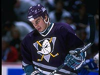 Умер известный российский хоккеист, чемпион мира Валерий Карпов