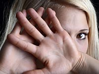 Акция в защиту детей: 12-летняя Тейя выходит замуж за 37-летнего Гейра