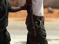 Вооруженный африканец пытался проникнуть с моря на базу ВМС