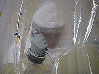 Третий американец заражен Эболой: вирус поразил сотрудника больницы Далласа