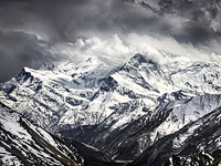 Израильские спасатели продолжают поиски Михаль Черкаски в Гималаях