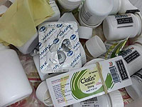 Полиция задержала тридцать подозреваемых в торговле фальшивыми лекарствами от импотенции