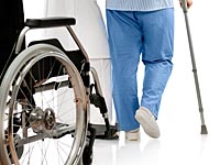 Парализованный мужчина встал на ноги благодаря пересадке клеток носа