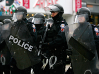 В Оттаве одновременно атакованы парламент, мемориал и торговый центр