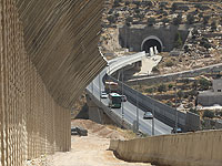 При проверке на КПП возле Иерусалима палестинский рабочий напал на охранника