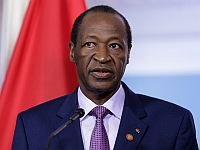 Армия Буркина-Фасо отстранила от власти президента, правившего 27 лет