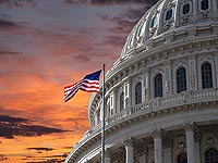 Белый дом грозит санкциями тем, кто торгует нефтью от ИГ