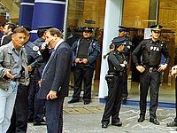 Бандиты ограбили главу еврейской общины Аргентины и тяжело ранили его жену