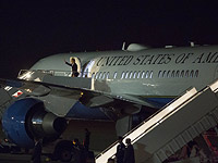 Барак Обама был вынужден сменить самолет из-за 