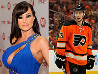 Порноактриса, пародировавшая Сару Пэлин, утверждает, что ее домогается звезда НХЛ