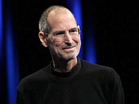В Санкт-Петербурге снесен памятник основателю Apple – в рамках борьбы с гомосексуализмом 
