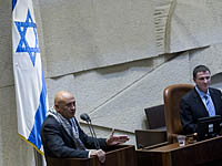 Депутат Басель Гатас поднялся на трибуну Кнессета в куфие и говорил от лица женщины