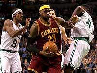 Леброн Джеймс набрал 41 очко. Команда Дэвида Блатта обыграла