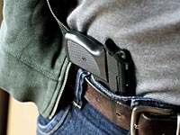 Россиянам разрешили носить оружие с целью самообороны