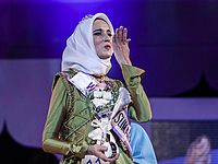 Самая красивая мусульманка в мире требует 