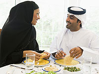 Борьба с домогательствами в Саудовской Аравии: женщинам запрещают посещать рестораны