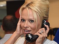 Памела Андерсон выходит на политическую сцену