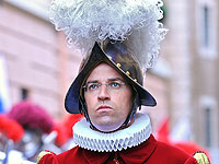 Папа Франциск уволил командира Швейцарской гвардии