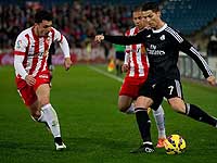 Криштиану Роналду забил два мяча. 