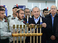 Биньямин Нетаниягу зажег первую ханукальную свечу с бойцами ЦАХАЛа
