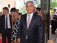 Канцлер Австрии: разрушая экономику России, ЕС рубит сук, на котором сидит