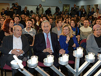 Глава правительства зажег седьмую ханукальную свечу с новыми репатриантами