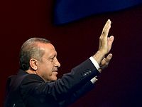 Школьник, обвинивший Эрдогана в коррупции, освобожден, но ему все еще грозит суд