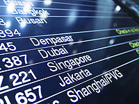 Компания AirAsia опубликовала данные о пассажирах самолета, упавшего в море