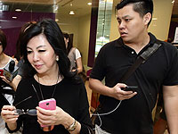 СМС от неизвестного: самолет AirAsia благополучно сел