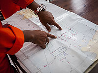 В зоне падения самолета AirAsia обнаружены тела погибших