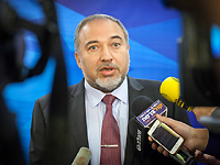 Авигдор Либерман провел