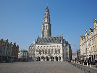 На севере Франции мужчина убил свою бывшую подругу и еще двух человек, после чего застрелился