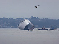 Судно-автовоз Hoegh Osaka село не мель у берегов Великобритании  