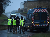 Неизвестные захватили заложника в Париже