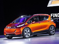 Chevrolet Bolt на автосалоне в Детройте. 12 января 2015 г.